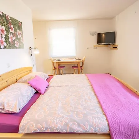 Apartmaji Alpski Cvet - Hisa Gorenc