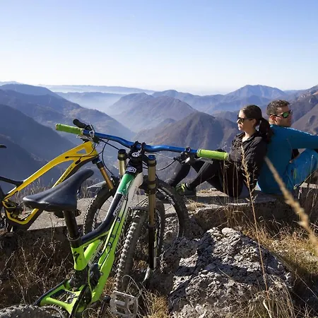 Apartmaji Alpski Cvet - Hisa Gorenc Lägenhet *