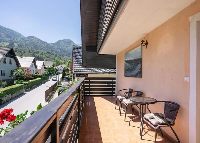 Apartmaji Alpski Cvet - Hisa Gorenc * בוהין