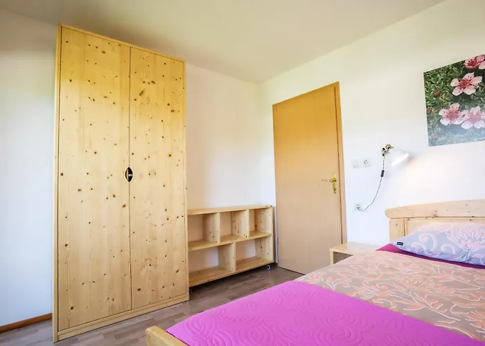 Apartmaji Alpski Cvet - Hisa Gorenc בוהין